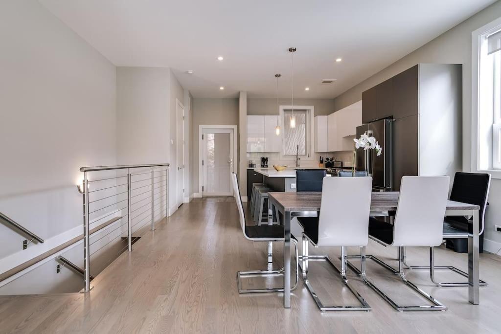 Stunning Duplex Condo #1 - Downtown River North Чикаго Екстер'єр фото