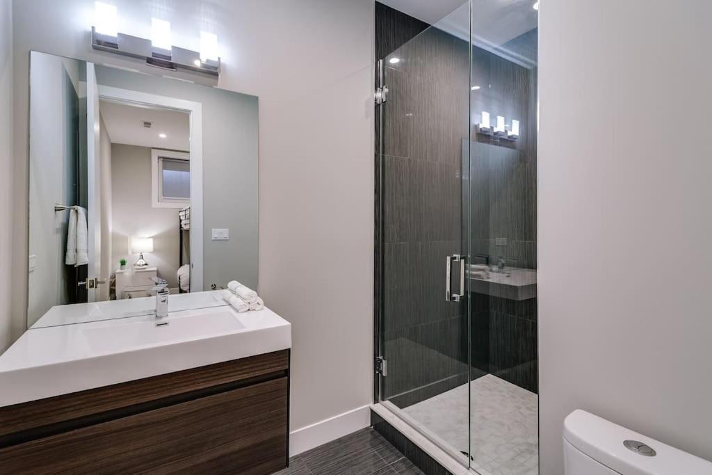 Stunning Duplex Condo #1 - Downtown River North Чикаго Екстер'єр фото